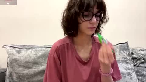 Thea online show from February 1, 2026, 4:11 am