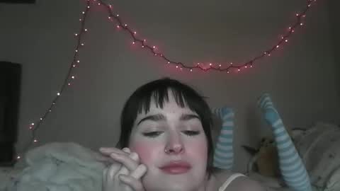 Snapshot of odetteraine chatting on February 24, 2026, 4:16 pm Odette online show from February 24, 2026, 4:16 pm