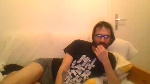 Snapshot of oeffel chatting on March 13, 2026, 6:47 pm oeffel online show from March 13, 2026, 6:47 pm