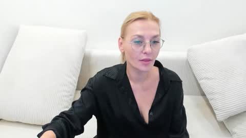 Snapshot of oeigesmik chatting on April 4, 2026, 11:46 pm oeigesmik online show from April 4, 2026, 11:46 pm