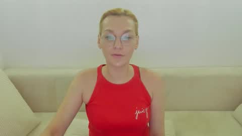 Snapshot of oeigesmik chatting on May 11, 2026, 9:37 am oeigesmik online show from May 11, 2026, 9:37 am