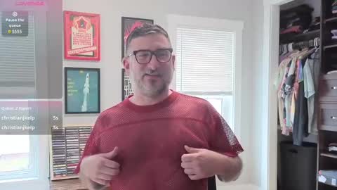 Snapshot of office_dad chatting on October 31, 2025, 5:58 pm Office Dad online show from October 31, 2025, 5:58 pm