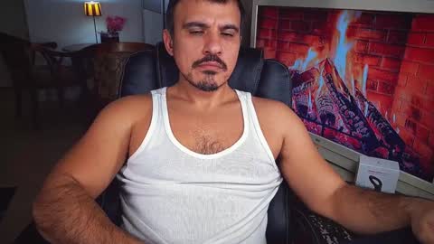 Snapshot of officeman7 chatting on December 7, 2024, 5:42 pm officeman7 online show from December 7, 2024, 5:42 pm