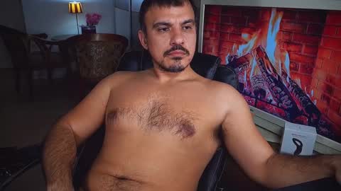 Snapshot of officeman7 chatting on December 7, 2024, 8:49 pm officeman7 online show from December 7, 2024, 8:49 pm