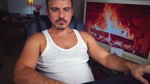 Snapshot of officeman7 chatting on December 8, 2024, 5:11 pm officeman7 online show from December 8, 2024, 5:11 pm