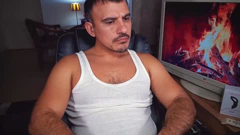 Snapshot of officeman7 chatting on December 12, 2024, 9:04 pm officeman7 online show from December 12, 2024, 9:04 pm