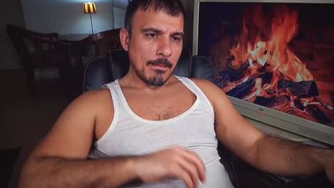 Snapshot of officeman7 chatting on February 4, 2025, 9:41 pm officeman7 online show from February 4, 2025, 9:41 pm