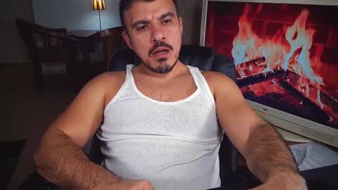 Snapshot of officeman7 chatting on February 8, 2025, 5:29 pm officeman7 online show from February 8, 2025, 5:29 pm