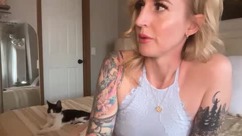 Snapshot of officiallyonlytams chatting on November 21, 2025, 4:27 pm Tams online show from November 21, 2025, 4:27 pm