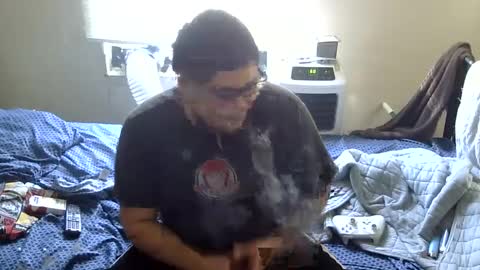 Snapshot of oflores77 chatting on October 4, 2025, 2:04 pm oscar flores online show from October 4, 2025, 2:04 pm