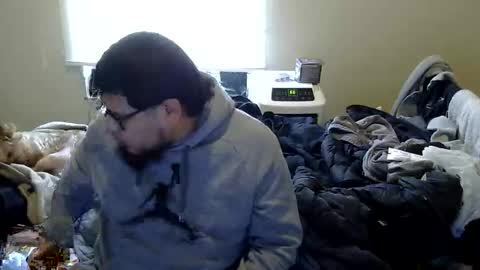 Snapshot of oflores77 chatting on December 3, 2025, 2:15 pm oscar flores online show from December 3, 2025, 2:15 pm