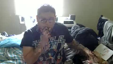 Snapshot of oflores77 chatting on December 5, 2025, 5:42 pm oscar flores online show from December 5, 2025, 5:42 pm