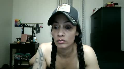 Lit en Cama online show from October 6, 2025, 3:59 am
