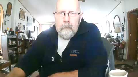 Snapshot of ogusbogus chatting on November 30, 2025, 6:23 pm Maximus No Mo online show from November 30, 2025, 6:23 pm