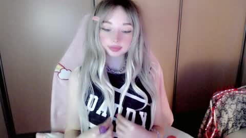 Snapshot of oh_pichuu chatting on April 22, 2026, 3:35 pm Milly online show from April 22, 2026, 3:35 pm