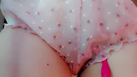 Snapshot of oh_pichuu chatting on June 8, 2026, 3:18 am Milly online show from June 8, 2026, 3:18 am