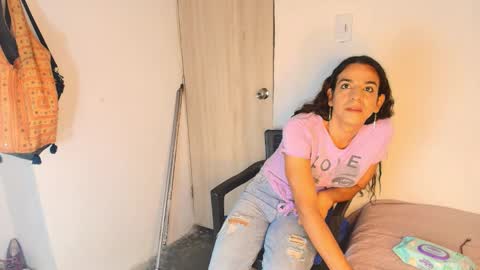 LU online show from November 9, 2025, 1:04 am