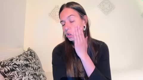 Snapshot of ohanna_ chatting on December 4, 2024, 10:30 pm ohanna_ online show from December 4, 2024, 10:30 pm