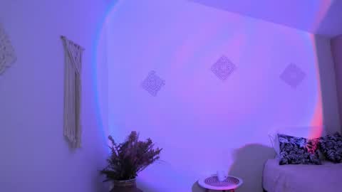 Snapshot of ohanna_ chatting on December 17, 2024, 10:11 pm ohanna_ online show from December 17, 2024, 10:11 pm