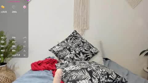 Snapshot of ohanna_ chatting on January 12, 2025, 1:00 am ohanna_ online show from January 12, 2025, 1:00 am