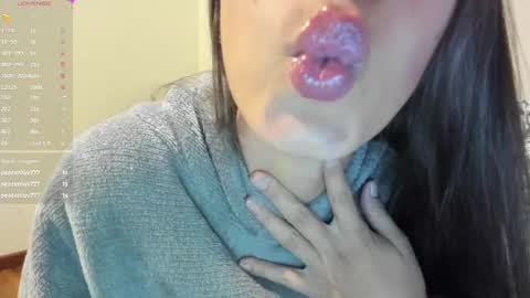 Snapshot of ohanna_ chatting on January 27, 2025, 11:43 pm ohanna_ online show from January 27, 2025, 11:43 pm