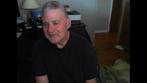 Snapshot of ohfukitsbob chatting on October 3, 2025, 5:21 pm ohfukitsbob online show from October 3, 2025, 5:21 pm