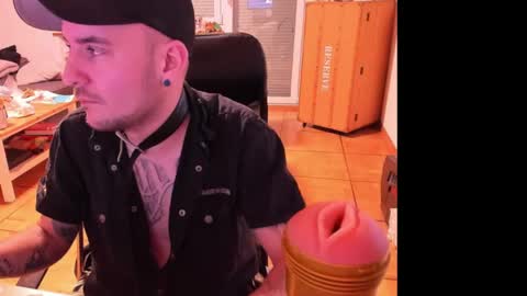 Snapshot of ohihoe92 chatting on April 1, 2026, 5:41 am Chris online show from April 1, 2026, 5:41 am