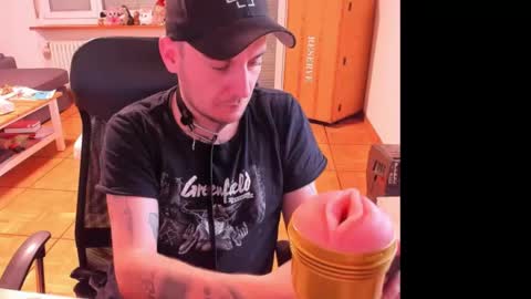 Snapshot of ohihoe92 chatting on April 13, 2026, 4:01 pm Chris online show from April 13, 2026, 4:01 pm