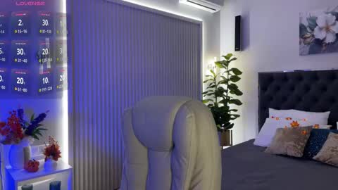 Snapshot of ohmyemma chatting on October 24, 2025, 1:35 am Emma online show from October 24, 2025, 1:35 am