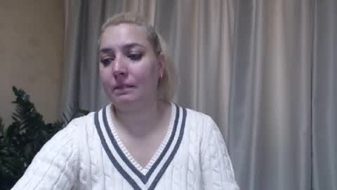 Snapshot of ohsweetiren chatting on October 26, 2025, 6:52 am Iren online show from October 26, 2025, 6:52 am