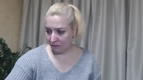 Snapshot of ohsweetiren chatting on October 28, 2025, 7:23 am Iren online show from October 28, 2025, 7:23 am