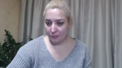 Snapshot of ohsweetiren chatting on November 2, 2025, 7:44 am Iren online show from November 2, 2025, 7:44 am