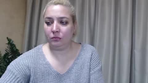 Snapshot of ohsweetiren chatting on November 6, 2025, 7:42 am Iren online show from November 6, 2025, 7:42 am