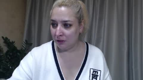 Snapshot of ohsweetiren chatting on November 22, 2025, 8:46 am Iren online show from November 22, 2025, 8:46 am