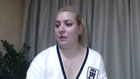 Snapshot of ohsweetiren chatting on November 29, 2025, 7:11 am Iren online show from November 29, 2025, 7:11 am