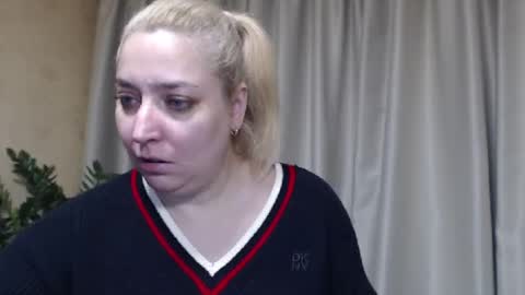 Snapshot of ohsweetiren chatting on November 30, 2025, 7:12 am Iren online show from November 30, 2025, 7:12 am