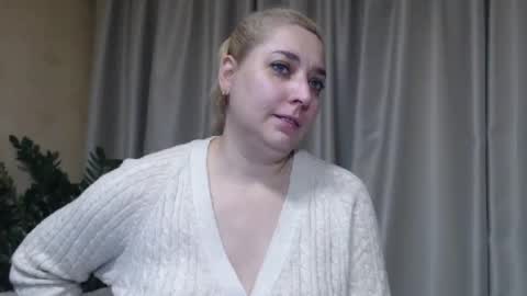 Snapshot of ohsweetiren chatting on December 4, 2025, 7:17 am Iren online show from December 4, 2025, 7:17 am