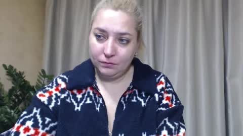 Snapshot of ohsweetiren chatting on December 16, 2025, 6:07 am Iren online show from December 16, 2025, 6:07 am