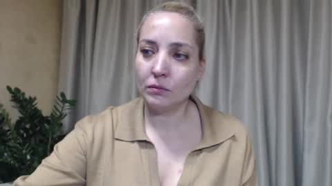 Mari online show from November 13, 2025, 11:42 am