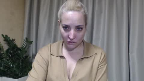 Mari online show from November 28, 2025, 6:43 pm