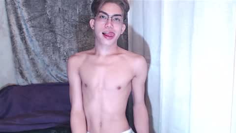 OISHI1II online show from January 8, 2025, 10:48 am