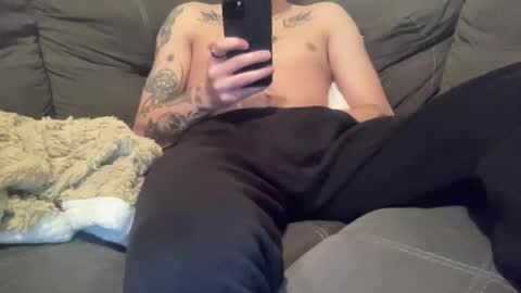 Snapshot of oitnb12345 chatting on December 31, 2024, 1:57 am oitnb12345 online show from December 31, 2024, 1:57 am