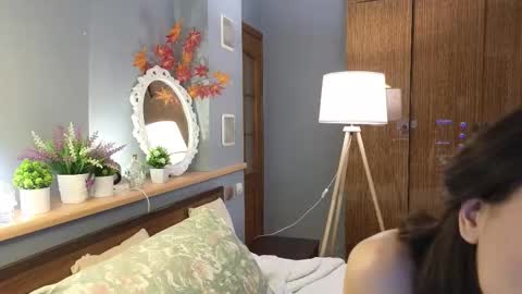 Ami online show from November 8, 2025, 1:55 pm