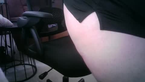 Snapshot of okiehard1 chatting on October 11, 2025, 2:44 am okiehard1 online show from October 11, 2025, 2:44 am