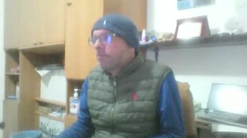 Snapshot of olak21 chatting on November 22, 2025, 10:47 am olak21 online show from November 22, 2025, 10:47 am
