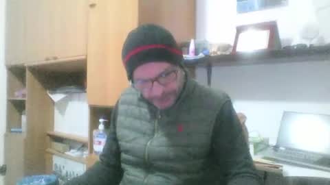 Snapshot of olak21 chatting on November 23, 2025, 4:51 pm olak21 online show from November 23, 2025, 4:51 pm