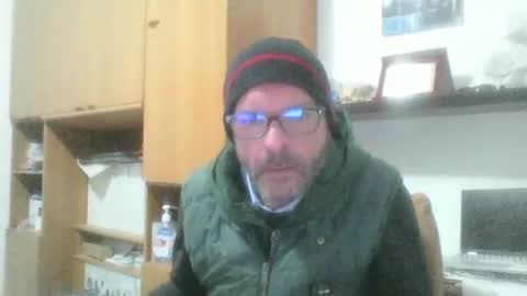 Snapshot of olak21 chatting on December 2, 2025, 4:57 pm olak21 online show from December 2, 2025, 4:57 pm
