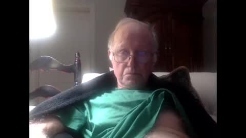Snapshot of oldasthehills chatting on October 19, 2025, 3:18 am oldasthehills online show from October 19, 2025, 3:18 am