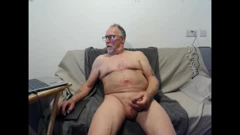 Snapshot of oldercock1411 chatting on November 25, 2025, 10:21 pm oldercock1411 online show from November 25, 2025, 10:21 pm