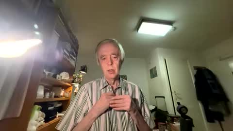 Snapshot of olderviewer chatting on May 31, 2026, 9:16 pm olderviewer online show from May 31, 2026, 9:16 pm